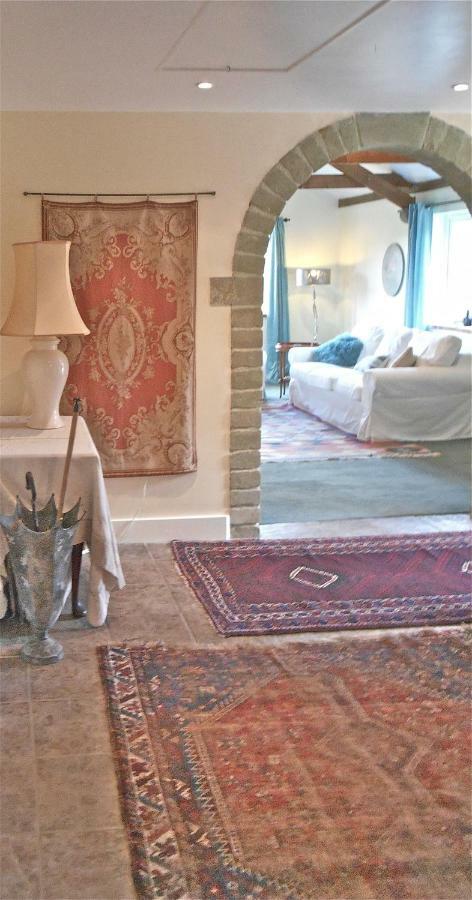 Spacious Swallow Cottage Tisbury Exterior photo