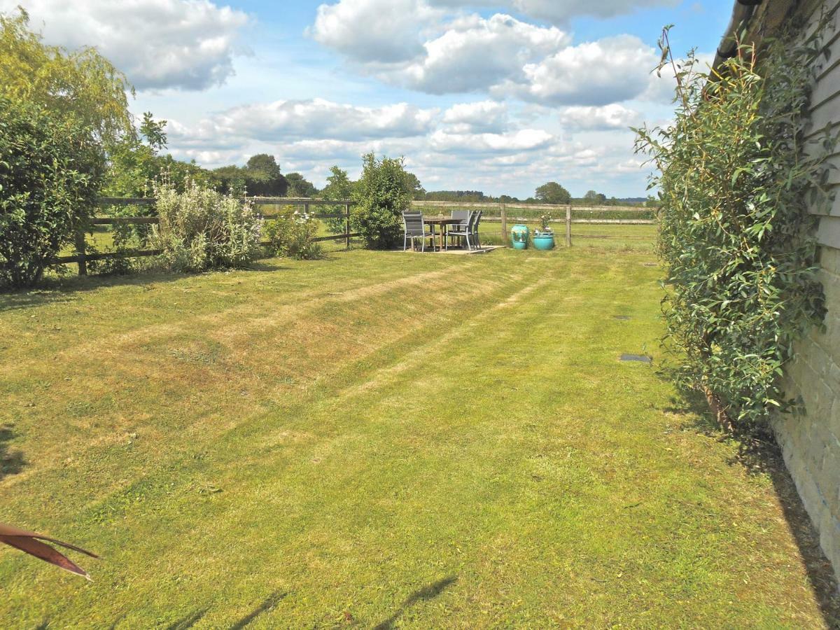 Spacious Swallow Cottage Tisbury Exterior photo
